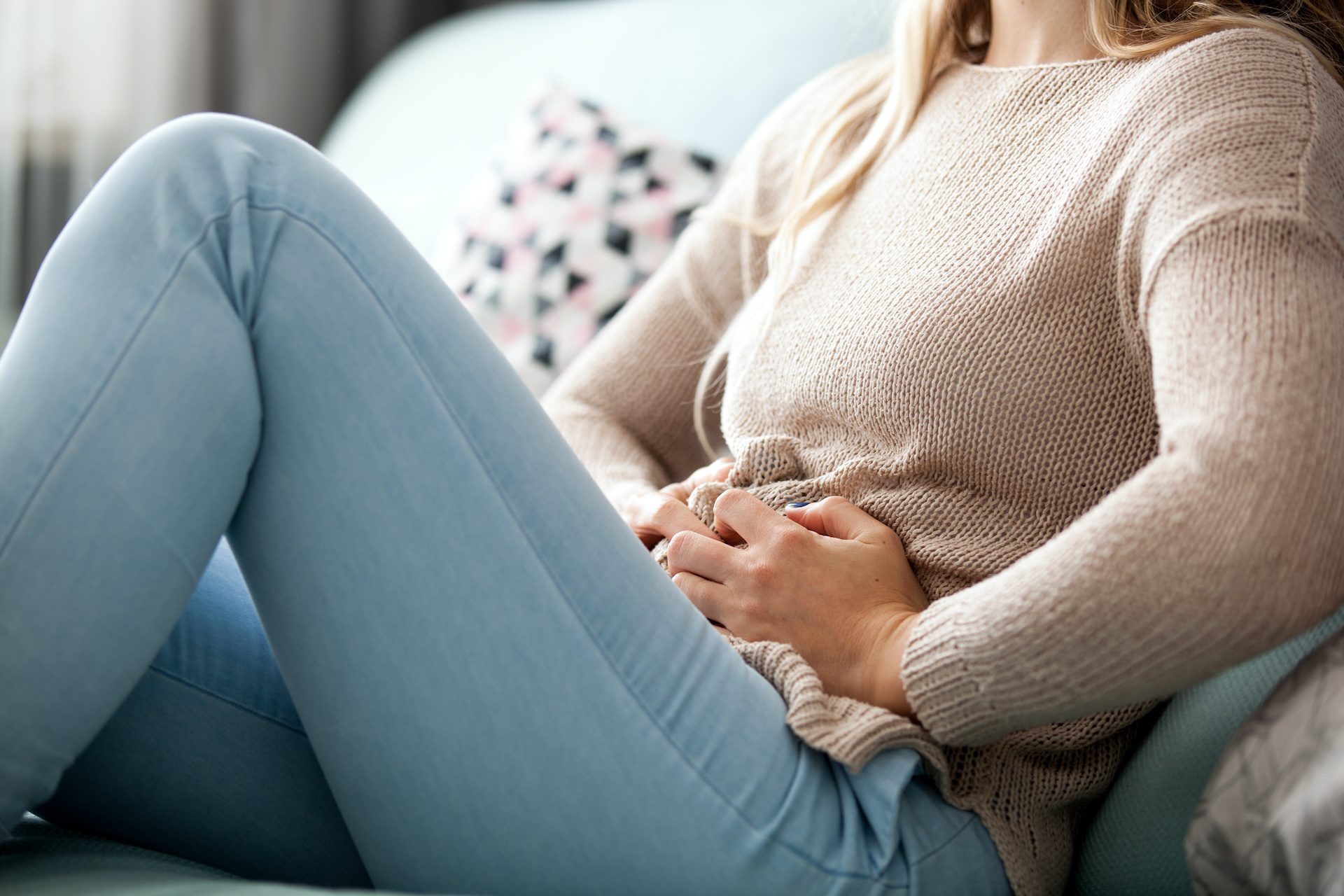 Does it hurt to donate eggs? In this blog, we share common experiences for each phase of egg donation and common side effects such as bloating. 